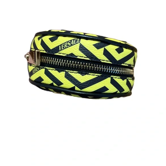 NWOT Versace La Greca Signature Print Round Pouch Wallet Purse Belt Bag - Picture 2 of 7